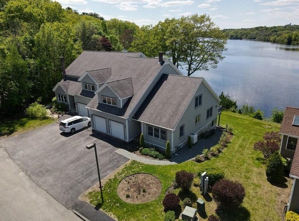 15 Harbor Drive, Brewer, ME 04412