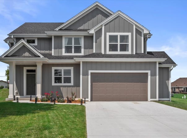 W1176 Fieldcress Ct, Ixonia, WI 53036