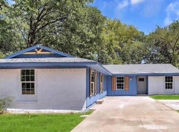 110 Pierce Drive, Mabank, TX 75156