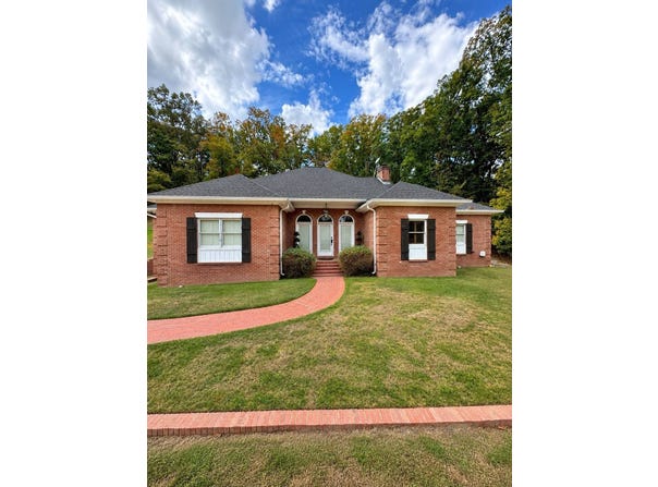 1865 Wooded Drive, Grenada, MS 38901