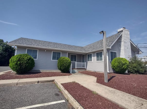 16 Roosevelt Blvd, Marmora, NJ 08226