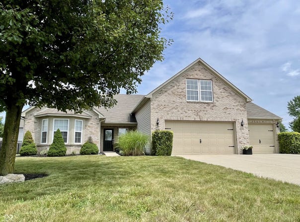 8202 Stonelick Drive, Avon, IN 46123