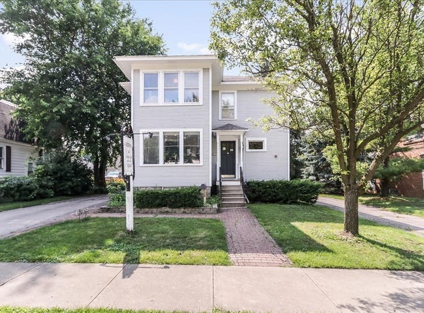 124 Harrison Street, Barrington, IL 60010