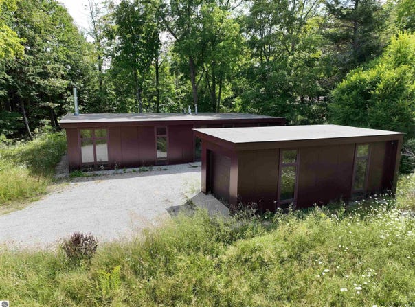 626 N Thunder Road, Northport, MI 49670