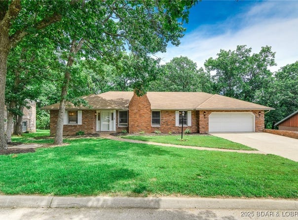 1745 Engelwood Drive, Jefferson City, MO 65101