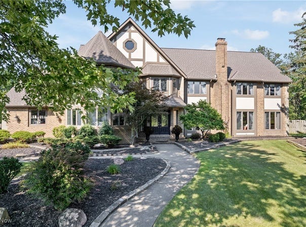 6560 Queens Way, North Royalton, OH 44133