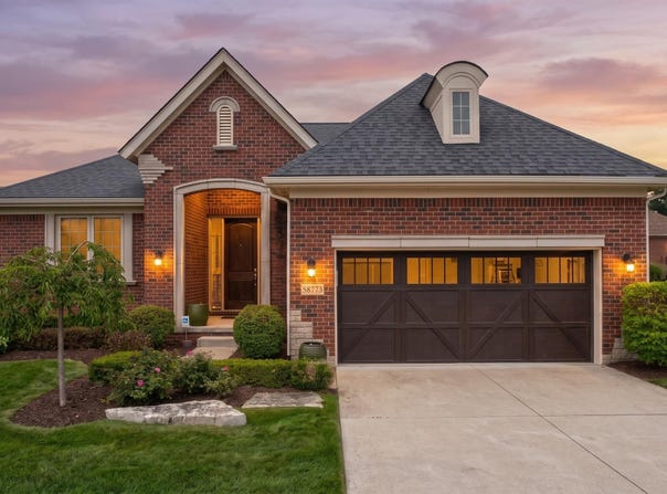 58773 Valley View Dr, Washington Twp, MI 48094-0902
