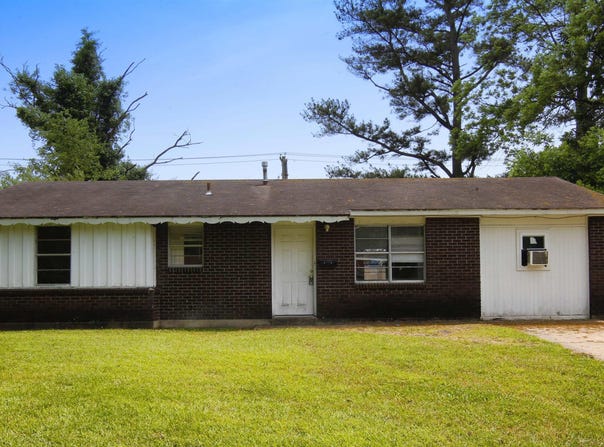 2406 Belmoor Drive, Pine Bluff, AR 71601