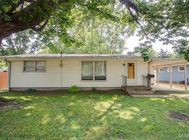 1414 N Jefferson Street, Litchfield, IL 62056