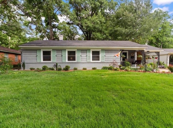 1072 W PERKINS Rd, Memphis, TN 38117