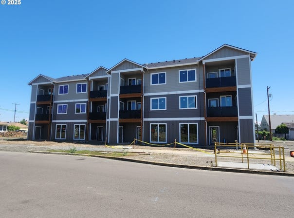 600 4TH ST, Gervais, OR 97026