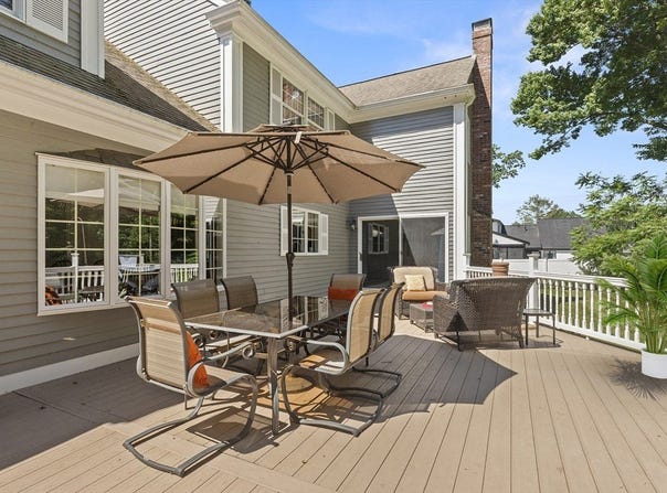 1 Burnham Ln, Danvers, MA 01923