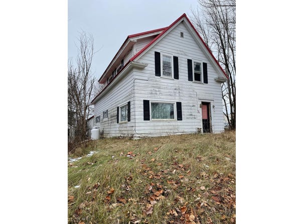 80 Monroe Street, Calais, ME 04619