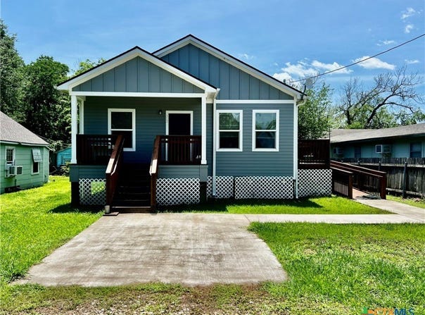 313 Rorem Avenue, Palacios, TX 77465
