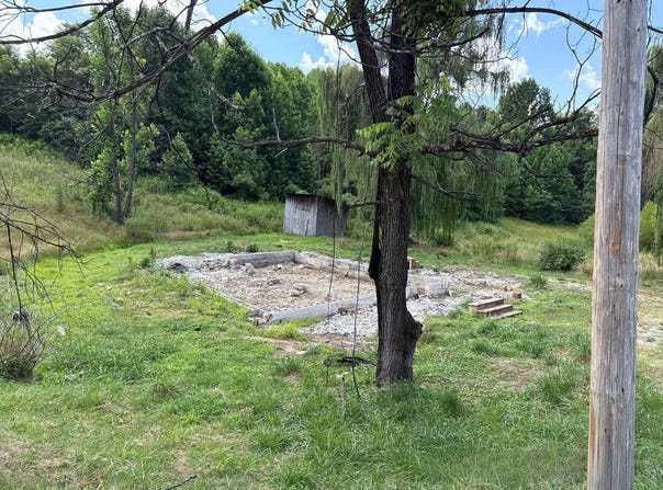 311 Combs Cemetery Road, Green Hall, KY 40486