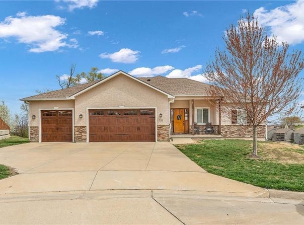 732 N Blazing Star Drive, Lawrence, KS 66049