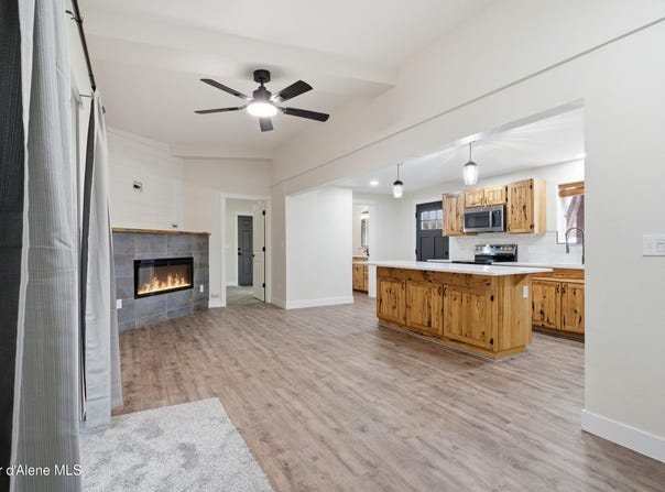 43143 Riverview Dr, Kingston, ID 83839