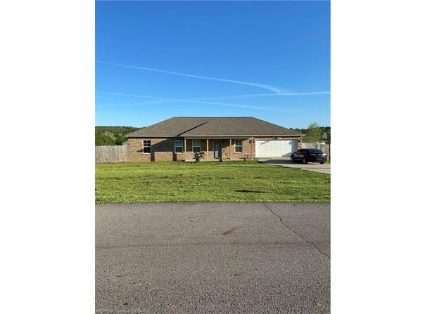 1111 Bluebird  DR, Cedarville, AR 72932