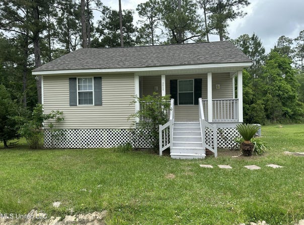 7060 Jefferson Street, Bay Saint Louis, MS 39520