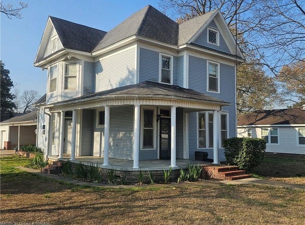 914 E Chism ST, Paris, AR 72855