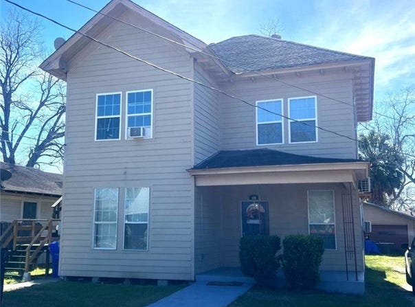 404 Nelson Street, Yoakum, TX 77995