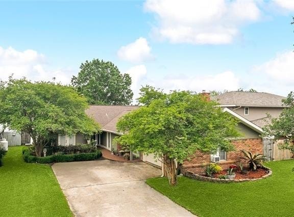 161 MOONRAKER Drive, Slidell, LA 70458