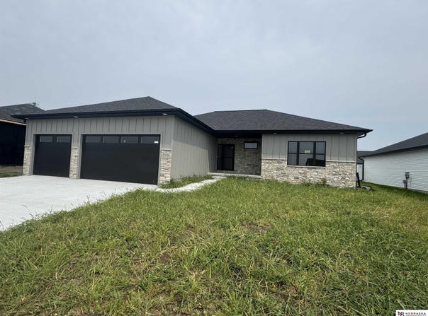 7910 Augustine Avenue, Lincoln, NE 68516