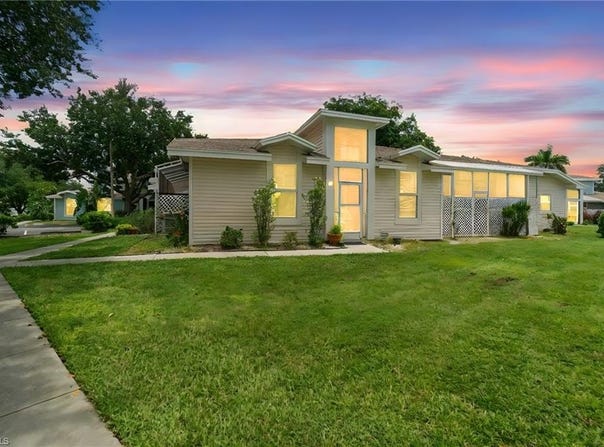 4281 22nd, NAPLES, FL 34116