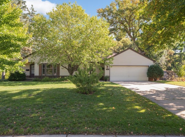 4036 Hampshire Avenue N, Crystal, MN 55427