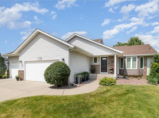 13330 55th Place N, Plymouth, MN 55442