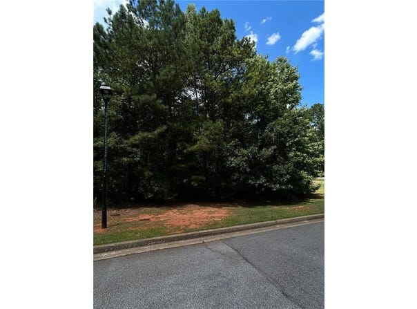 100 St Andrews Ct, Social Circle, GA 30025