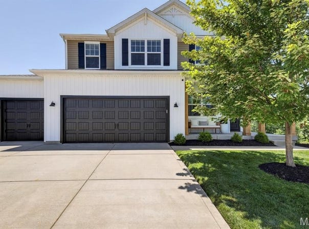 1176 Keighly Crossing, Dardenne Prairie, MO 63368