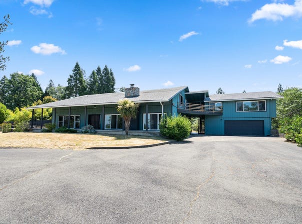 1756 Southgate Way, Grants Pass, OR 97527