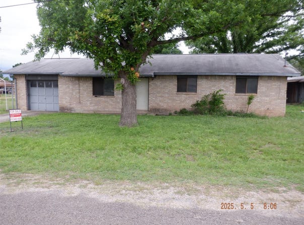 101 Jessica LN, Kerrville, TX 78028