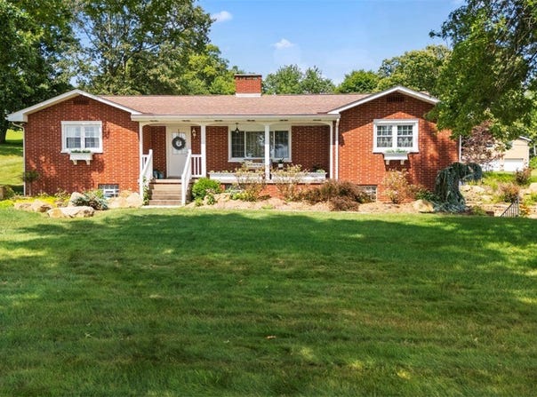 142 Sober Rd, Gilpin Twp, PA 15656