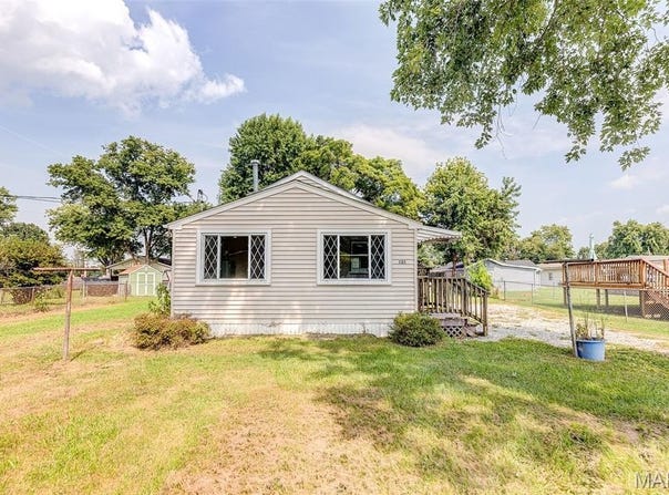 725 N Prairie Street, Bethalto, IL 62010