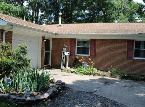 95 Kendall Drive, Newport News, VA 23601