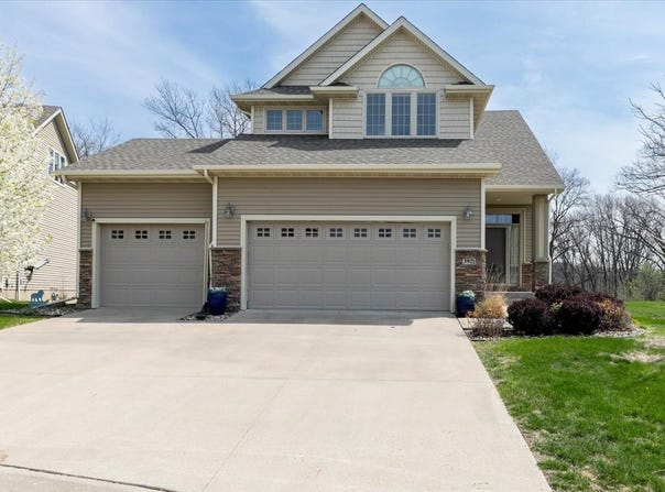 3901 140th Street, Urbandale, IA 50323
