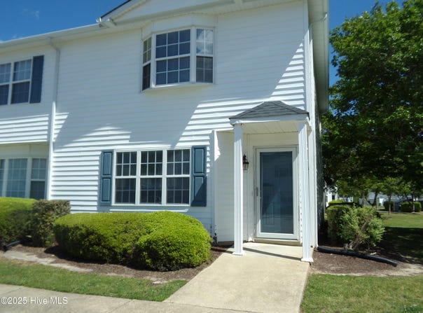 3987 Sterling Pointe Drive, Winterville, NC 28590