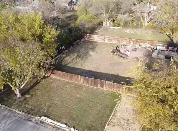 355 S Plum Avenue, New Braunfels, TX 78130