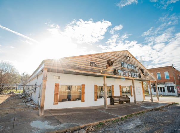100 N Main Street, Fair Play, MO 65649