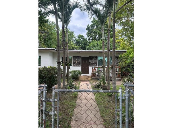 690 NW 1ST STREET, HOMESTEAD, FL 33034