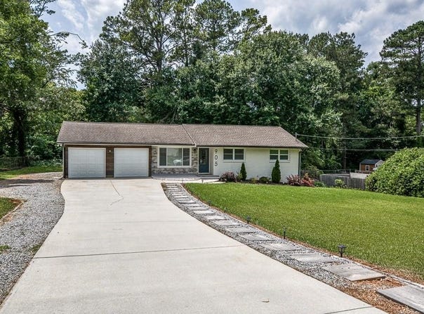 905 Hickory Ridge Road SW, Lilburn, GA 30047