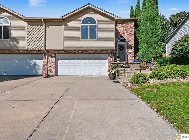 16608 Monroe Street, Omaha, NE 68135