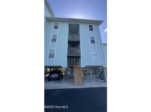 918 N New River Drive, Surf City, NC 28445