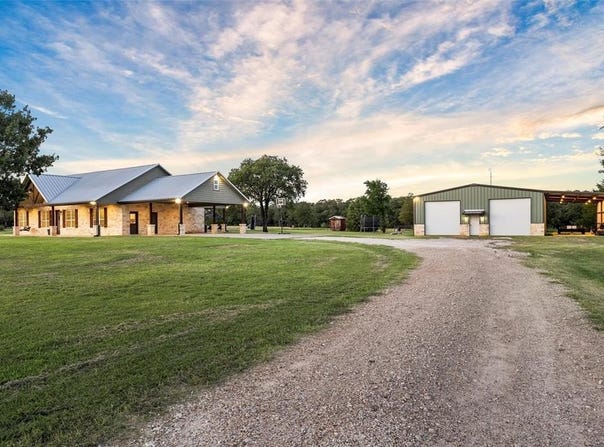 438 S Pleasant Hill Road, Axtell, TX 76624