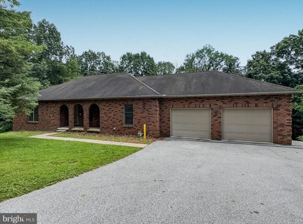 1903 WOODLAND ROAD, YORK, PA 17403