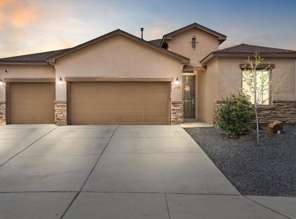 4381 BALD EAGLE Loop NE, Rio Rancho, NM 87144