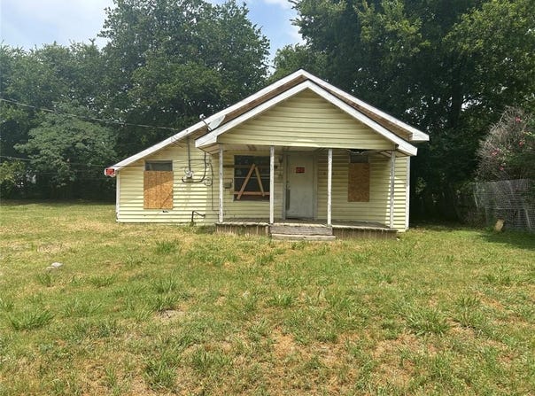 804 S Rusk Avenue, Alvarado, TX 76009