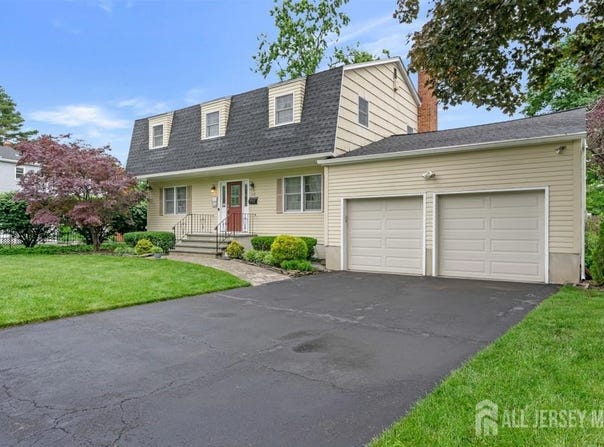 318 Ambrose Avenue, Middlesex, NJ 08846